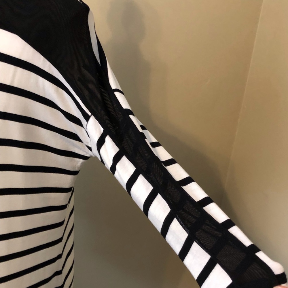 Loveappella (Stitch Fix) B&W striped shirt M - Picture 3 of 6